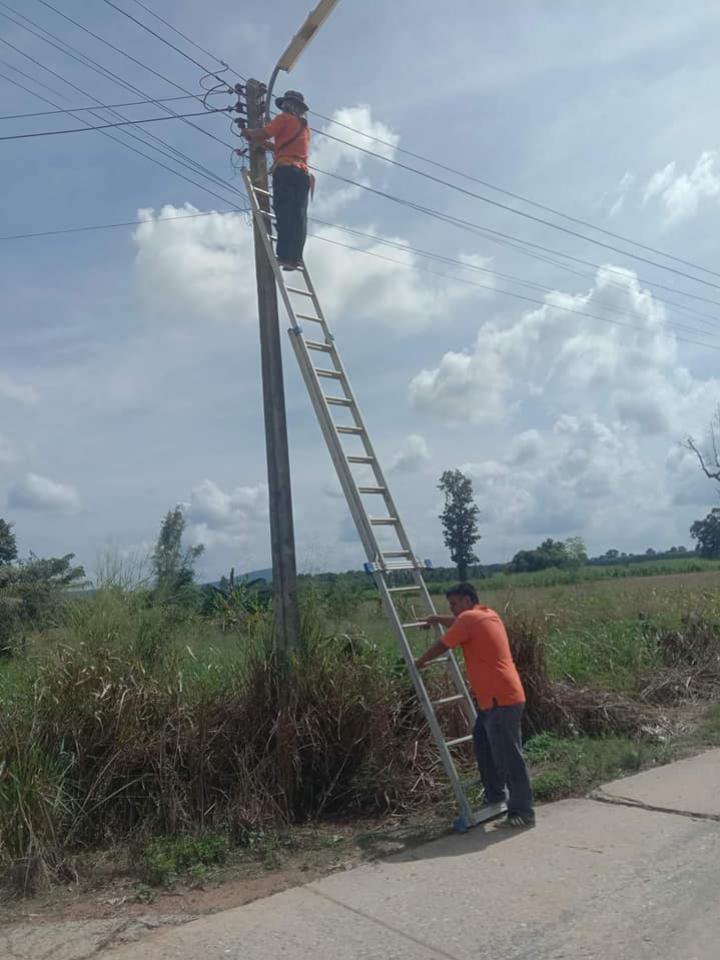 งานไฟฟ้า กองช่าง ซ่อมไฟฟ้าส่องสว่างภายใน 2 หมู่บ้าน ม.2 บ้านโนนเหลื่อม ม.3 บ้านโนนงิ้ว