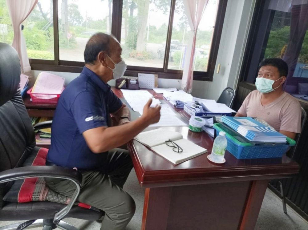 ผู้ตรวจการเลือกตั้งประจำจังหวัดนครราชสีมาตรวจเยี่ยมศูนย์ประสานงานการเลือกตั้ง อบต.อุดมทรัพย์