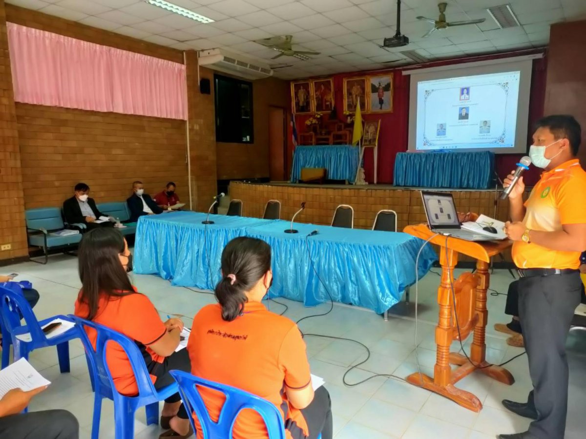 ประชุมเจ้าหน้าที่ที่ปฏิบัติหน้าที่ ณ ศูนย์ประสานงานการเลือกตั้ง ประจำ อบต.อุดมทรัพย์