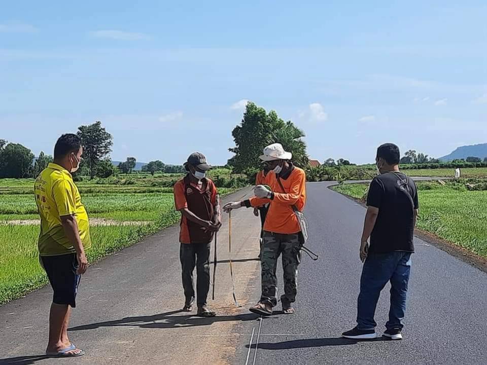 ตรวจติดตามโครงการก่อสร้างถนนลาดยางสายบ้านโนนเหลื่อม-บ้านหนองโสมง