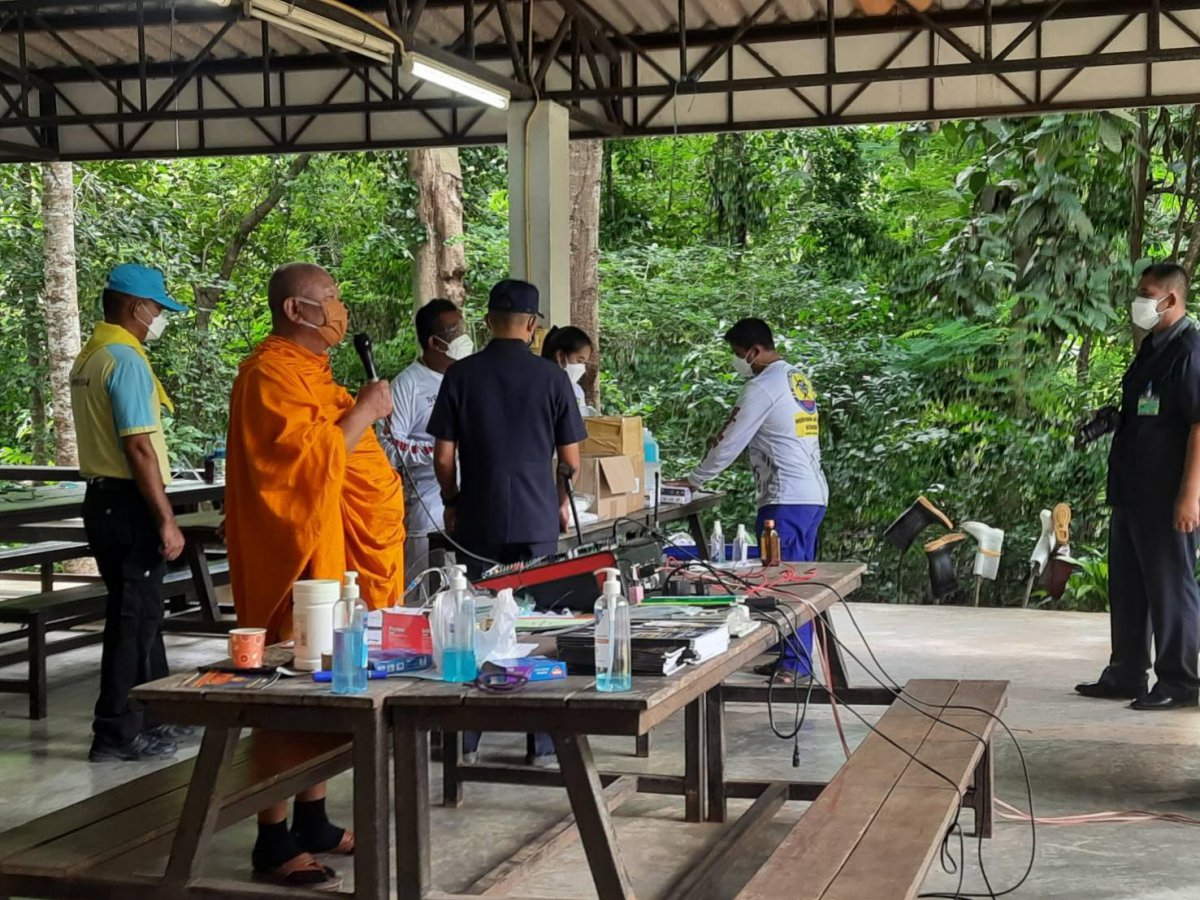 กองบัญชาการกองทัพไทย โดยสำนักงานพัฒนาภาค 5 หน่วยบัญชาการทหารพัฒนา(นทพ.ที่ 5) ตรวจเยี่ยมและให้กำลังใจ ณ ศูนย์พักคอยตำบลอุดมทรัพย์