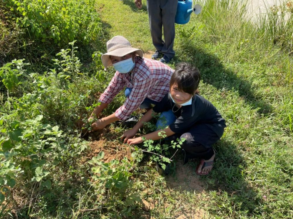 โครงการปลูกต้นไม้เนื่องในวันปลูกต้นไม้ประจำปีของชาติ ณ บ่อยืมดิน บ.หนองโสมง ม.6