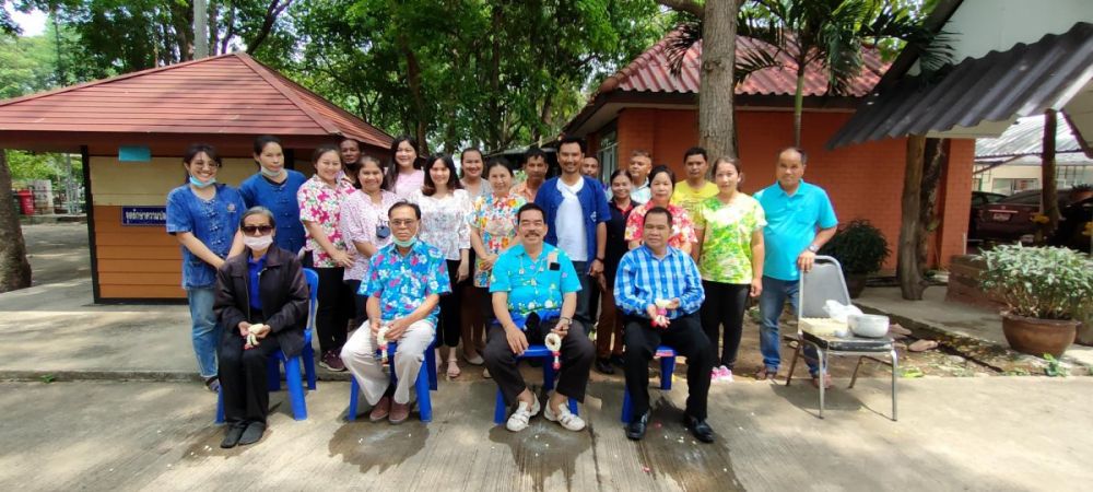 กิจกรรมสืบสานประเพณีไทย สรงน้ำพระและรดน้ำดำหัวประเพณี ภายใน อบต.อุดมทรัพย์