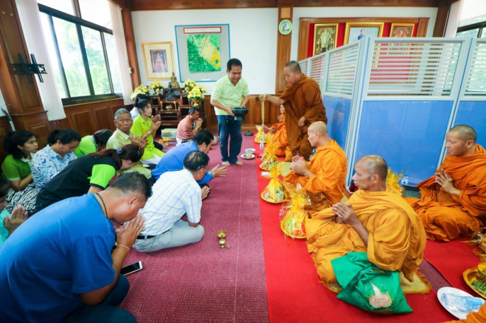 พิธีทำบุญ อบต.อุดมทรัพย์ เพื่อความเจริญรุ่งเรืองของชาวตำบลอุดมทรัพย์ของเรา