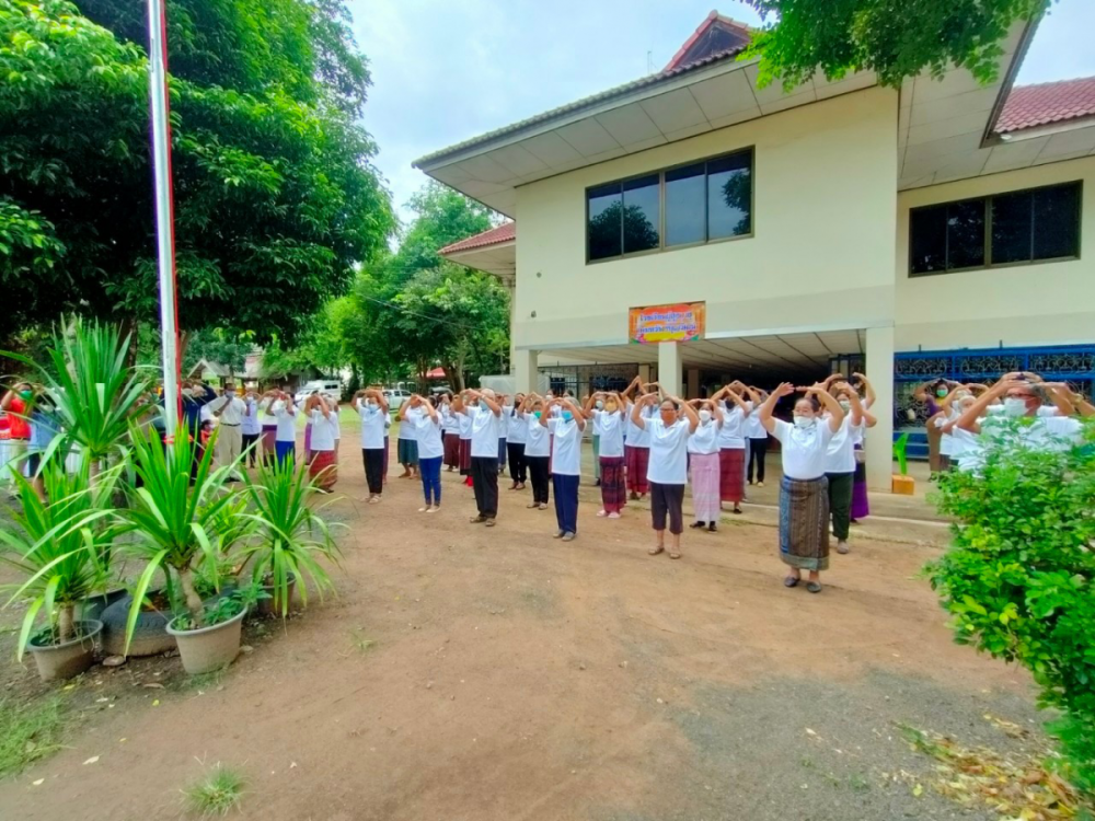 โรงเรียนผู้สูงอายุอุดมทรัพย์บุญวัฒน์ มอบประกาศเกียรติคุณ