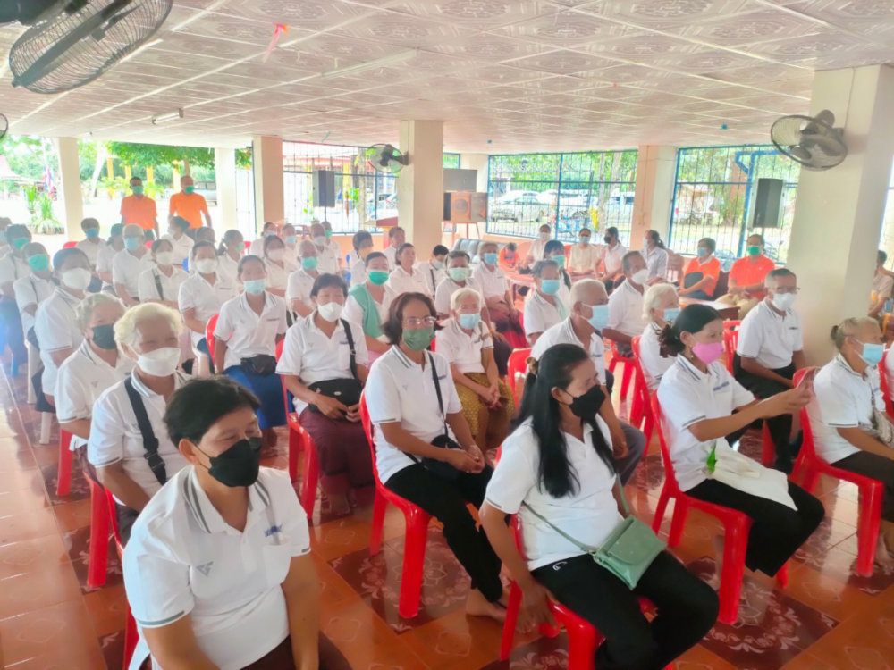 โรงเรียนผู้สูงอายุอุดมทรัพย์บุญวัฒน์ มอบประกาศเกียรติคุณ