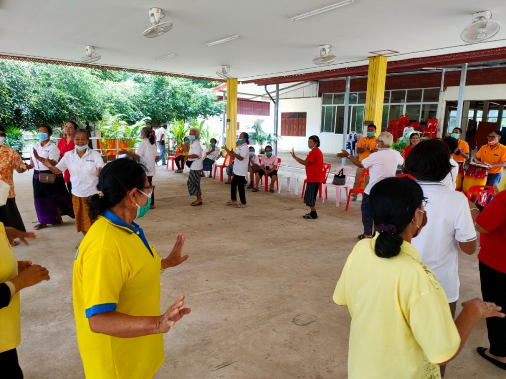 โรงเรียนผู้สูงอายุอุดมทรัพย์บุญวัฒน์ ดำเนินการจัดกิจกรรมการแข่งขันกีฬาสี ณ วัดศิริมังคลาราม(วัดโนนเหลื่อม)