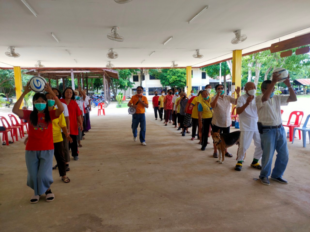 โรงเรียนผู้สูงอายุอุดมทรัพย์บุญวัฒน์ ดำเนินการจัดกิจกรรมการแข่งขันกีฬาสี ณ วัดศิริมังคลาราม(วัดโนนเหลื่อม)