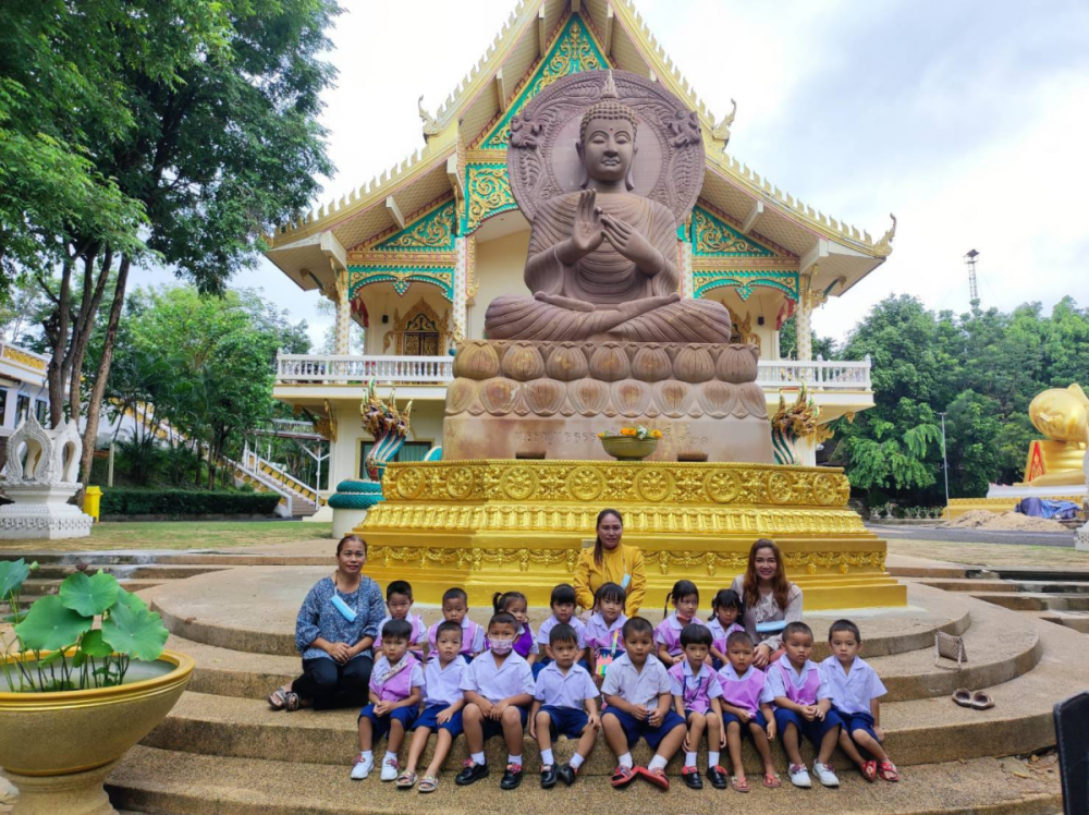 โครงการเด็กปฐมวัยมีคุณธรรม เรียนรู้อย่างสร้างสรรค์ จัดกิจกรรมพัฒนาผู้เรียน ทัศนศึกษาแหล่งเรียนรู้คู่คุณธรรม โดยศูนย์พัฒนาเด็กเล็กในสังกัด อบต.อุดมทรัพย์