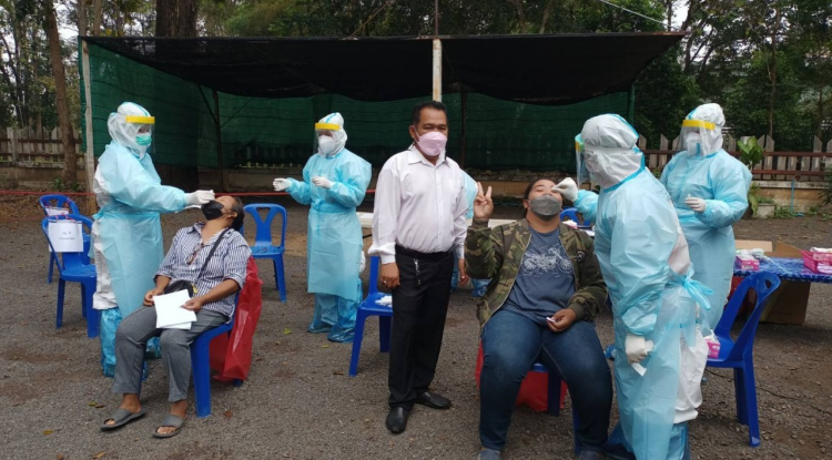 ดำเนินการตรวจ ATK เฉพาะครูผู้ดูแลเด็ก/ผู้ปกครองและสมาชิกครอบครัว ศูนย์พัฒนาเด็กเล็กทั้ง 4 แห่งในสังกัด อบต.อุดมทรัพย์