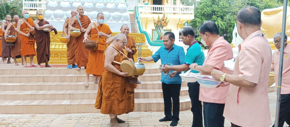 ร่วมพิธีโครงการอุปสมบทหมู่ถวายพระราชกุศลแด่ พระบาทสมเด็จพระบรมชนกาธิเบศร มหาภูมิพลอดุลยเดชมหาราช บรมนาถบพิตร ณ วัดป่าโพธิภาวัน(วัดโนนค่าง)