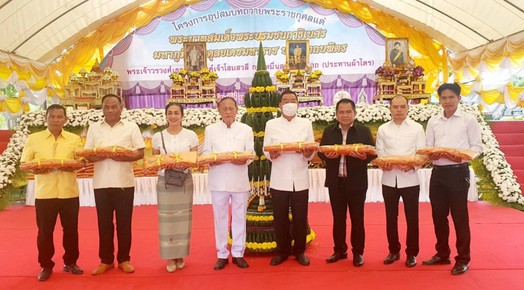 ร่วมพิธีในโครงการอุปสมบทหมู่ถวายพระราชกุศล แด่พระบาทสมเด็จพระบรมชนกาธิเบศร มหาภูมิพล ดุลยเดชมหาราช บรมนาถบพิตร โดยพระเจ้าวรวงศ์เธอ พระองค์เจ้าโสมสวลี กรมหมื่นสุทธนารีนาถ(ประธานผ้าไตร) ณ พัทธสีมาวัดบุไผ่