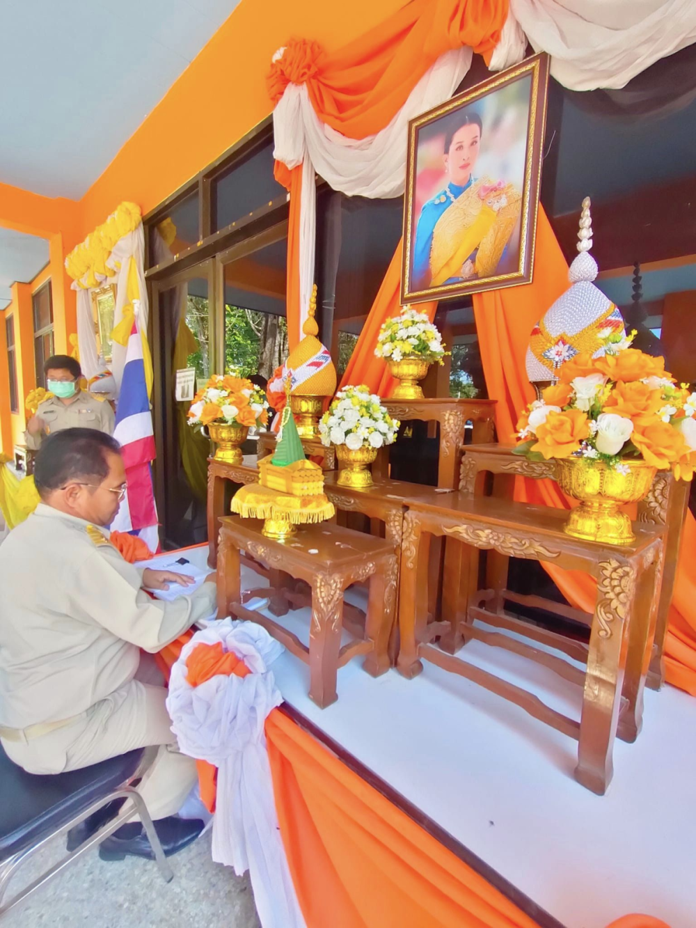 ร่วมลงนามถวายพระพร สมเด็จพระเจ้าลูกเธอ เจ้าฟ้าพัชรกิติยาภา นเรนทิราเทพยวดี กรมหลวงราชสาริณีสิริพัชร มหาวัชรราชธิดา