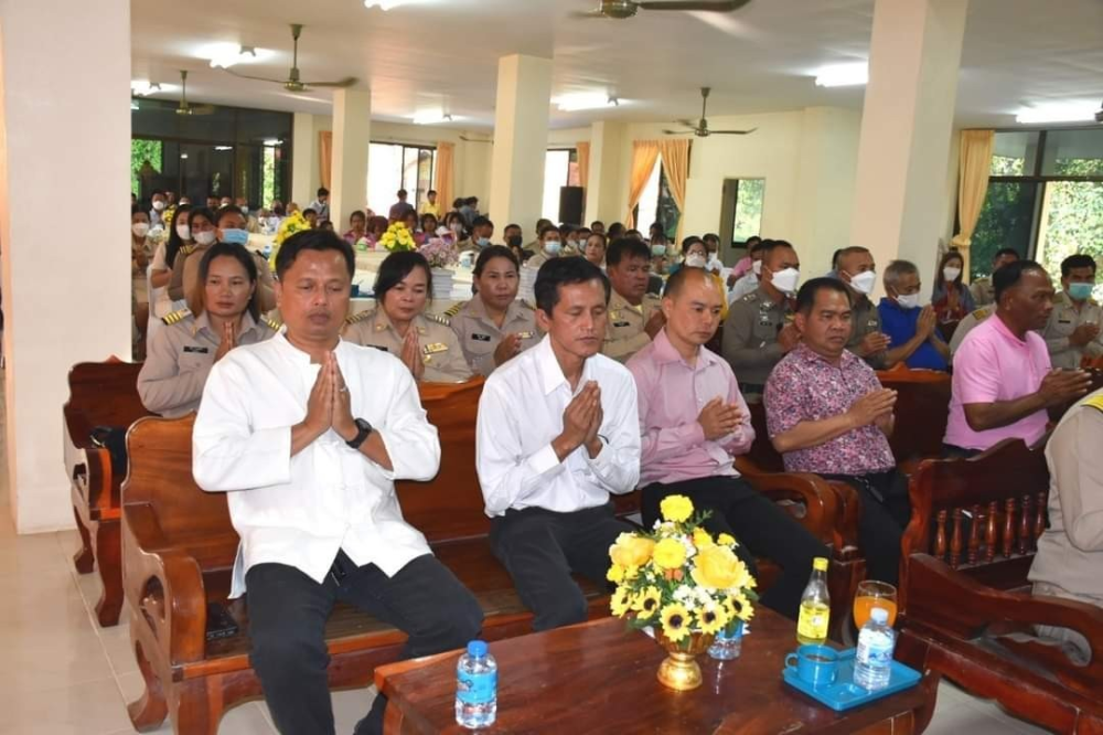 ร่วมพิธีเจริญพระพุทธมนต์เฉลิมพระเกียรติถวายพระพรชัยมงคลแด่ พระบาทสมเด็จพระเจ้าอยู่หัวฯ สมเด็จพระนางเจ้าสิริกิติ์ พระบรมราชินีนาถ พระบรมราชชนนีพันปีหลวง และสมเด็จพระนางเจ้าสุทิดา พระบรมราชินี