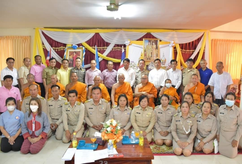 ร่วมพิธีเจริญพระพุทธมนต์เฉลิมพระเกียรติถวายพระพรชัยมงคลแด่ พระบาทสมเด็จพระเจ้าอยู่หัวฯ สมเด็จพระนางเจ้าสิริกิติ์ พระบรมราชินีนาถ พระบรมราชชนนีพันปีหลวง และสมเด็จพระนางเจ้าสุทิดา พระบรมราชินี