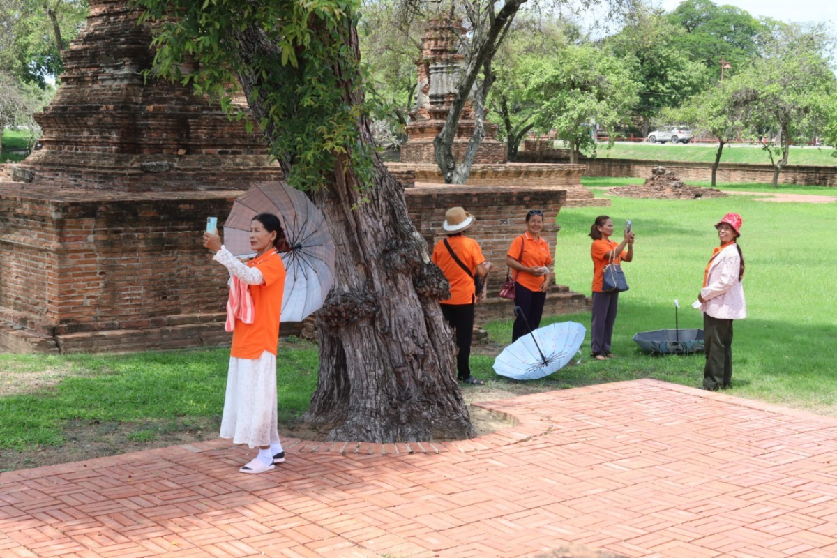 กิจกรรมโรงเรียนผู้สูงอายุอุดมทรัพย์บุญวัฒน์ ศึกษาแหล่งเรียนรู้นอกสถานที่ จ.พระนครศรีอยุธยา ในโครงการพัฒนาระบบการดูแลผู้สูงอายุและพัฒนาคุณภาพชีวิต ประจำปีงบประมาณ พ.ศ.2567