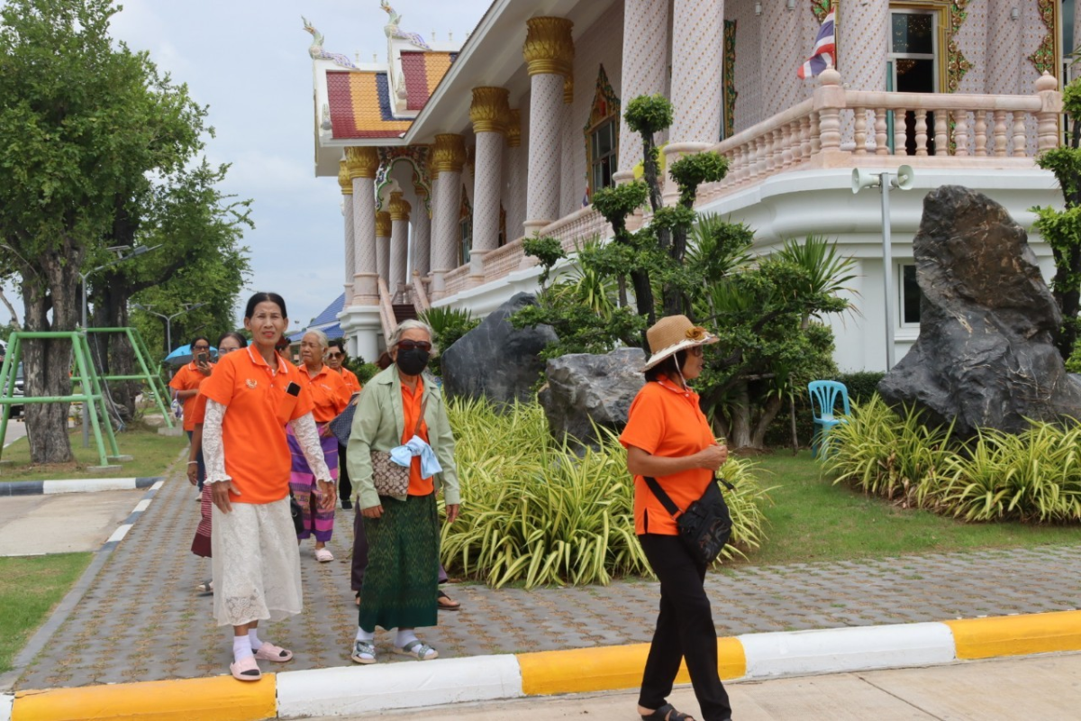 กิจกรรมโรงเรียนผู้สูงอายุอุดมทรัพย์บุญวัฒน์ ศึกษาแหล่งเรียนรู้นอกสถานที่ จ.พระนครศรีอยุธยา ในโครงการพัฒนาระบบการดูแลผู้สูงอายุและพัฒนาคุณภาพชีวิต ประจำปีงบประมาณ พ.ศ.2567