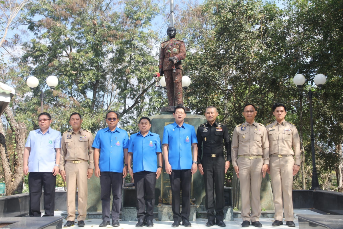 ร่วมพิธีมอบผ้าห่มกันหนาวพระราชทานแก่ผู้ประสบภัยหนาว ณ หอประชุมที่ว่าการอำเภอวังน้ำเขียว จังหวัดนครราชสีมา