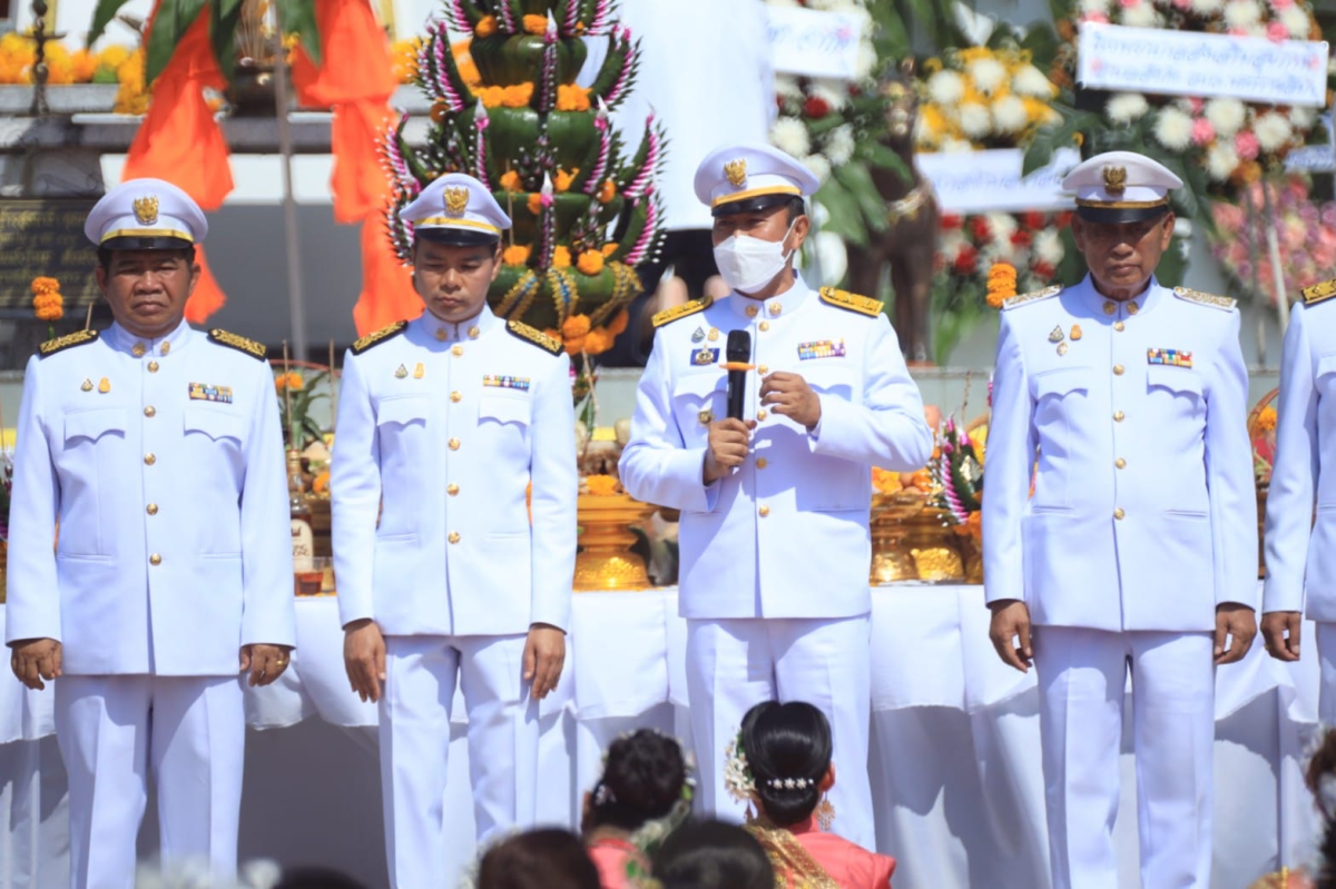 ร่วมในพิธีสักการะ และบวงสรวงอนุสาวรีย์ท้าวสุรนารี อำเภอวังน้ำเขียว จังหวัดนครราชสีมา