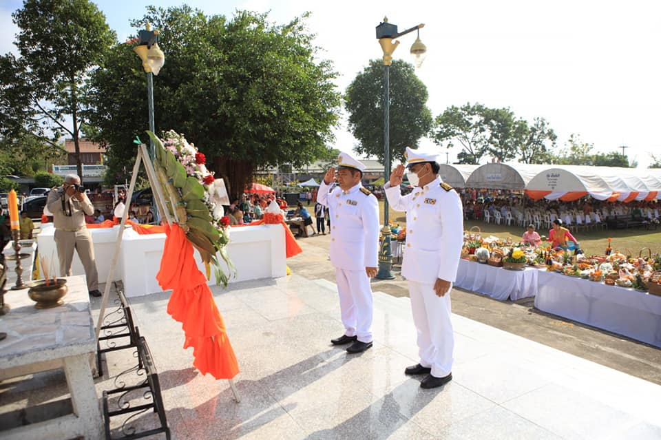 ร่วมในพิธีสักการะ และบวงสรวงอนุสาวรีย์ท้าวสุรนารี อำเภอวังน้ำเขียว จังหวัดนครราชสีมา