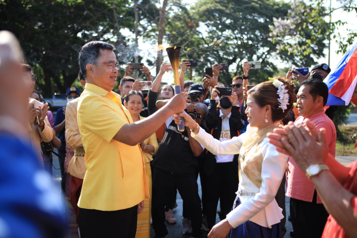 ร่วมพิธีวิ่งคบไฟเพื่อนำไปประกอบพิธีเปิดงานฉลองวันแห่งชัยชนะของท้าวสุรนารี ประจำปี 2566 (งานย่าโม)