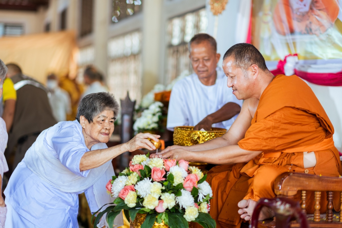 ร่วมพิธีต้อนรับพระครูสัญญาบัตร พัดยศ และผ้าไตร พระราชทาน พระครูอุดมปัญญาวัตร เจ้าคณะตำบลอุดมทรัพย์ เขต 2 เจ้าอาวาสวัดห้วยพรหม (รักษาการเจ้าอาวาสวัดศิริมังคลาราม)