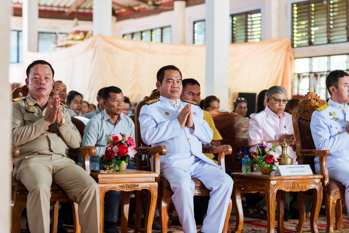 ร่วมพิธีต้อนรับพระครูสัญญาบัตร พัดยศ และผ้าไตร พระราชทาน พระครูอุดมปัญญาวัตร เจ้าคณะตำบลอุดมทรัพย์ เขต 2 เจ้าอาวาสวัดห้วยพรหม (รักษาการเจ้าอาวาสวัดศิริมังคลาราม)