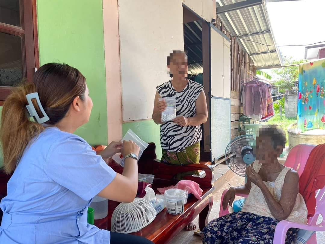 ร่วมลงพื้นที่ตรวจเยี่ยมผู้ป่วย ผู้สูงอายุ และผู้พิการในชุมชน และสนับสนุนยานพาหนะสำหรับเจ้าหน้าที่กลุ่มงานเวชกรรมฟื้นฟู โรงพยาบาลวังน้ำเขียว กายภาพบำบัด วังน้ำเขียว 