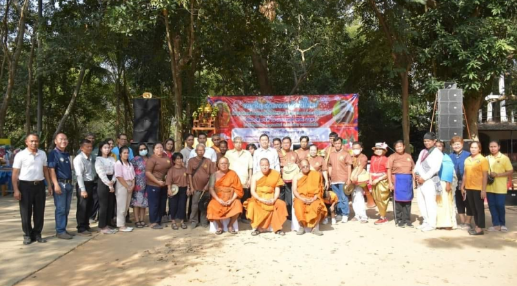 ร่วมกิจกรรมงานปีใหม่ชมรมส่งเสริมดูแลผู้ป่วยจิตเวชในชุมชนโดยพระสงฆ์เป็นแกนนำ ณ วัดห้วยพรหม