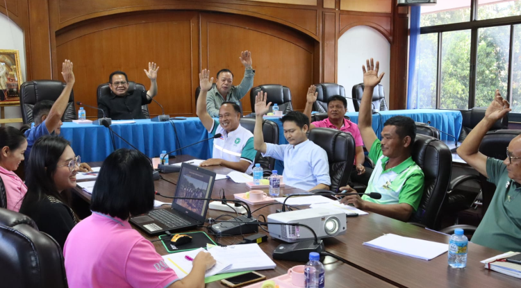 การประชุมคณะกรรมการช่วยเหลือประชาชนผู้ประสบภัยพิบัติกรณีฉุกเฉิน กรณีสัตว์ป่าทำลายพืชผลทางการเกษตรตำบลอุดมทรัพย์