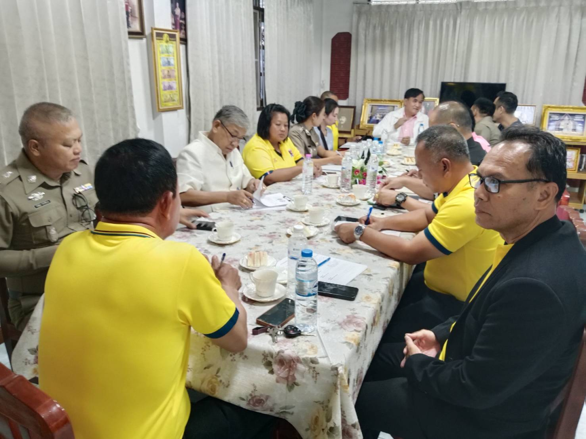 ร่วมการประชุมคณะกรรมการตรวจสอบและติดตามการบริหารงานสถานีตำรวจภูธรอุดมทรัพย์ (กต.ตร.สภ.อุดมทรัพย์) ณ สำนักแก่นเพชร(บ้านพักนายบุญญฤทธิ์ ปั่นกิ่ง นายกพุทธสมาคมอำเภอวังน้ำเขียว)