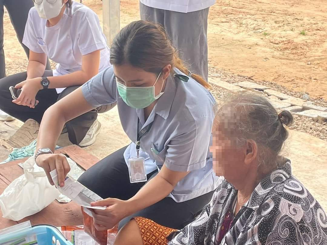 ร่วมลงพื้นที่ตรวจเยี่ยมผู้ป่วย/ผู้สูงอายุ และผู้พิการในชุมชน และสนับสนุนยานพาหนะสำหรับเจ้าหน้าที่โรงพยาบาลวังน้ำเขียว