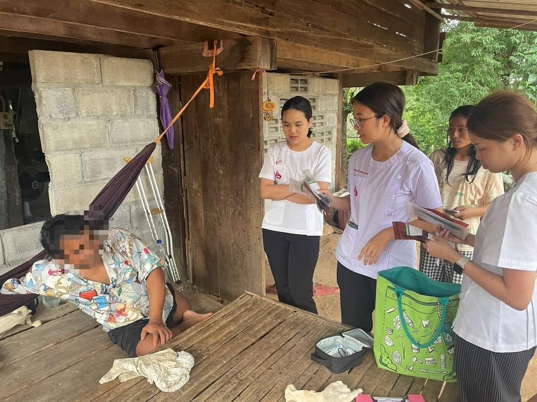 ร่วมลงพื้นที่ตรวจเยี่ยมผู้ป่วย/ผู้สูงอายุ และผู้พิการในชุมชน และสนับสนุนยานพาหนะสำหรับเจ้าหน้าที่โรงพยาบาลวังน้ำเขียว