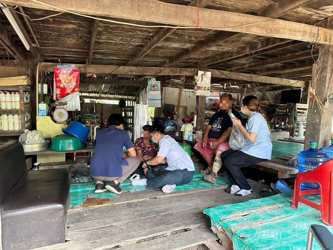 ร่วมลงพื้นที่ตรวจเยี่ยมผู้ป่วย/ผู้สูงอายุ และผู้พิการในชุมชน และสนับสนุนยานพาหนะสำหรับเจ้าหน้าที่โรงพยาบาลวังน้ำเขียว