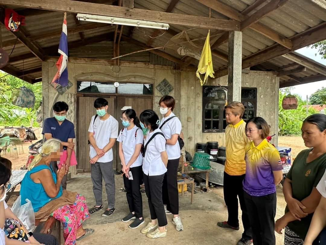 ร่วมลงพื้นที่ตรวจเยี่ยมผู้ป่วย/ผู้สูงอายุ และผู้พิการในชุมชน และสนับสนุนยานพาหนะสำหรับเจ้าหน้าที่โรงพยาบาลวังน้ำเขียว