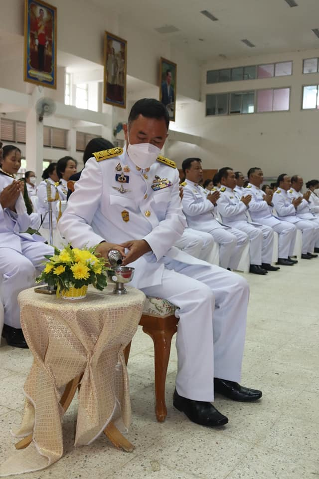 ร่วมกิจกรรมเฉลิมพระเกียรติพระบาทสมเด็จพระเจ้าอยู่หัว เนื่องในโอกาสพระราชพิธีมหามงคลเฉลิมพระชนมพรรษา 6 รอบ 72 พรรษา ณ หอประชุมอำเภอวังน้ำเขียว 