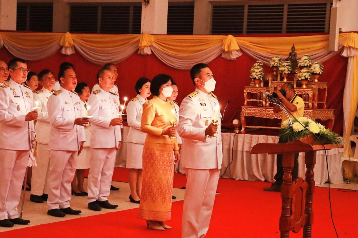 ร่วมกิจกรรมเฉลิมพระเกียรติพระบาทสมเด็จพระเจ้าอยู่หัว เนื่องในโอกาสพระราชพิธีมหามงคลเฉลิมพระชนมพรรษา 6 รอบ 72 พรรษา ณ หอประชุมอำเภอวังน้ำเขียว 