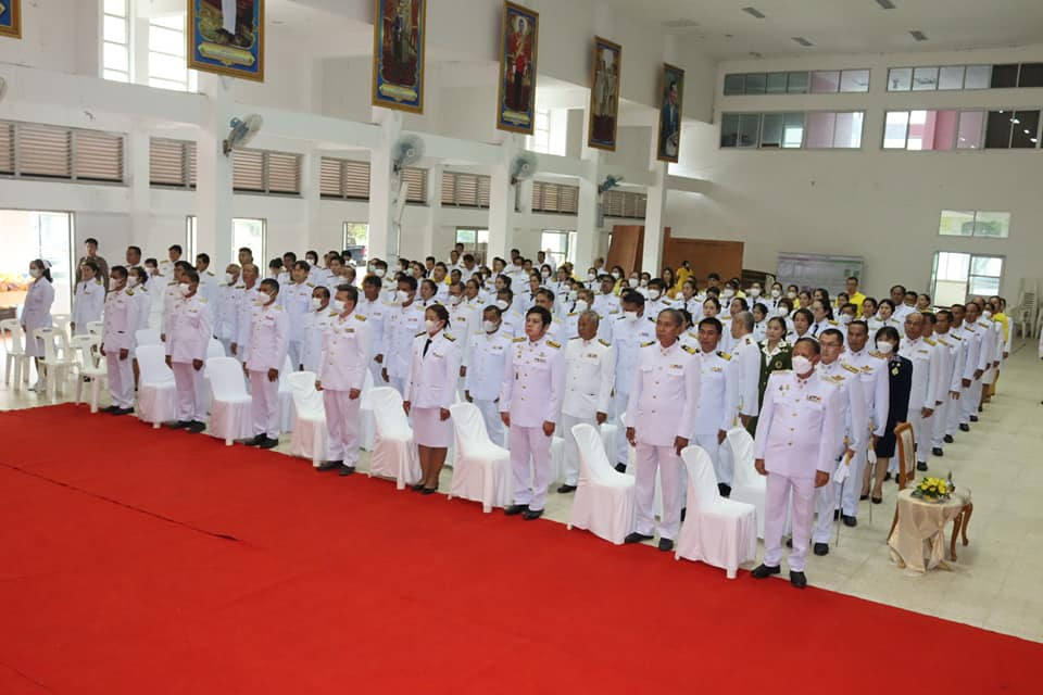 ร่วมกิจกรรมเฉลิมพระเกียรติพระบาทสมเด็จพระเจ้าอยู่หัว เนื่องในโอกาสพระราชพิธีมหามงคลเฉลิมพระชนมพรรษา 6 รอบ 72 พรรษา ณ หอประชุมอำเภอวังน้ำเขียว 