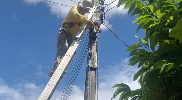การดำเนินการตรวจสอบแก้ไข และซ่อมแซมไฟฟ้าส่องสว่างภายในหมู่บ้านบ้านโนนงิ้ว หมู่ที่ 3
