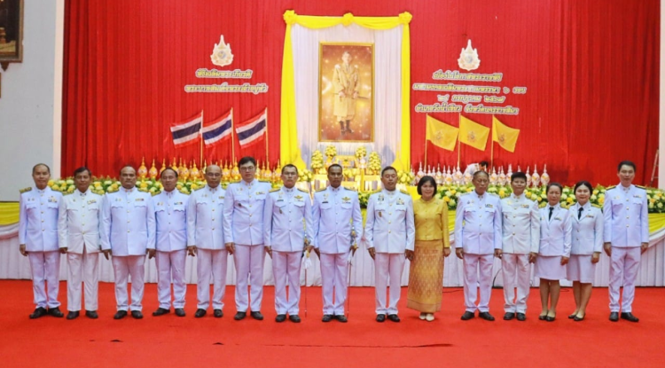 ร่วมกิจกรรมเฉลิมพระเกียรติพระบาทสมเด็จพระเจ้าอยู่หัว เนื่องในโอกาสพระราชพิธีมหามงคลเฉลิมพระชนมพรรษา 6 รอบ 72 พรรษา ณ หอประชุมอำเภอวังน้ำเขียว 