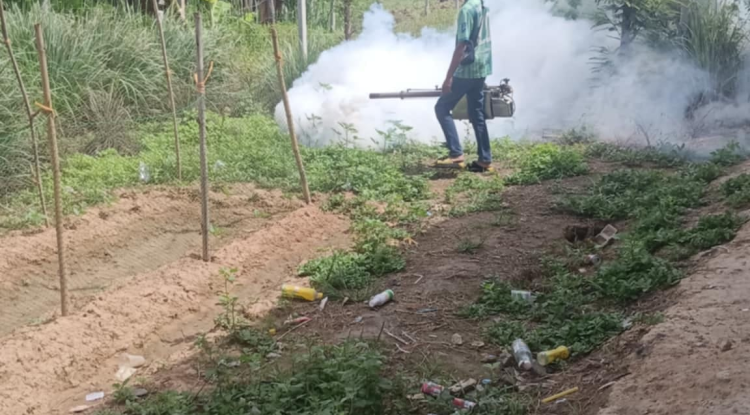  การดำเนินการต่อเนื่อง รอบที่ 2 การฉีดพ่นหมอกควันเพื่อควบคุมโรคไข้เลือดออก หมู่ที่ 15 บ้านหัวเขาทอง 