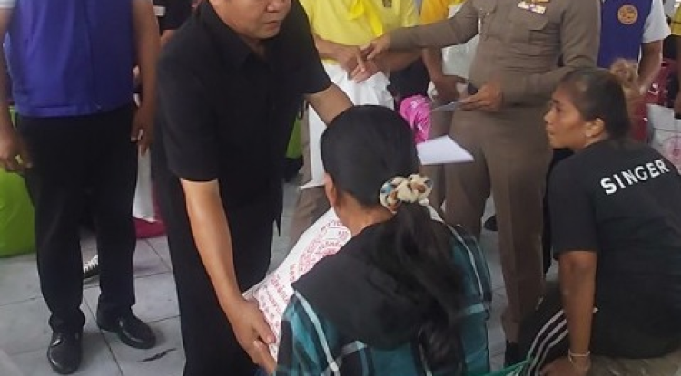 เข้าร่วมมอบเงินสงเคราะห์และเครื่องอุปโภคบริโภคแด่กลุ่มเปราะบาง ในพื้นที่อุดมทรัพย์
