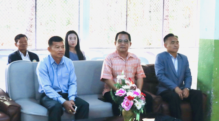 ร่วมกิจกรรมมอบอุปกรณ์เครื่องคอมพิวเตอร์ให้แก่โรงเรียนในพื้นที่อำเภอวังน้ำเขียว 