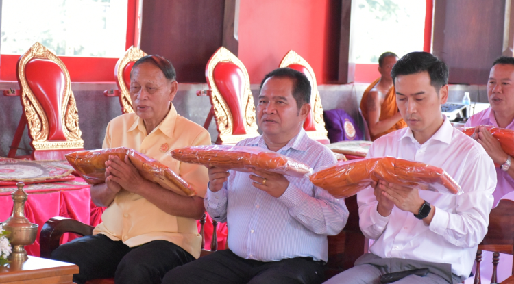 ระหว่างวันที่ 9-10 พฤศจิกายน 2567 ร่วมงานบุญทอดกฐินภายในพื้นที่ตำบลอุดมทรัพย์