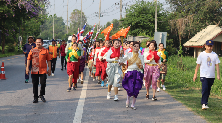 ร่วมพิธีวิ่งคบไฟพิธีเปิดงานฉลองวันแห่งชัยชนะท้าวสุรนารี ประจำปี 2568