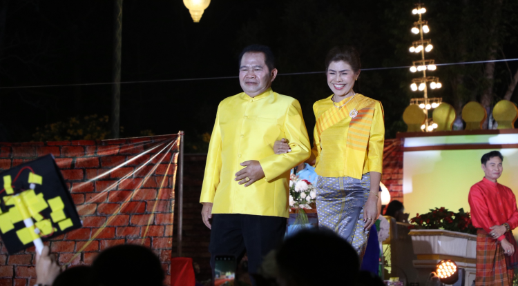 ร่วมกิจกรรมเดินแบบการกุศล ณ บริเวณลานอนุสาวรีย์ท้าวสุรนารี อำเภอวังน้ำเขียว 