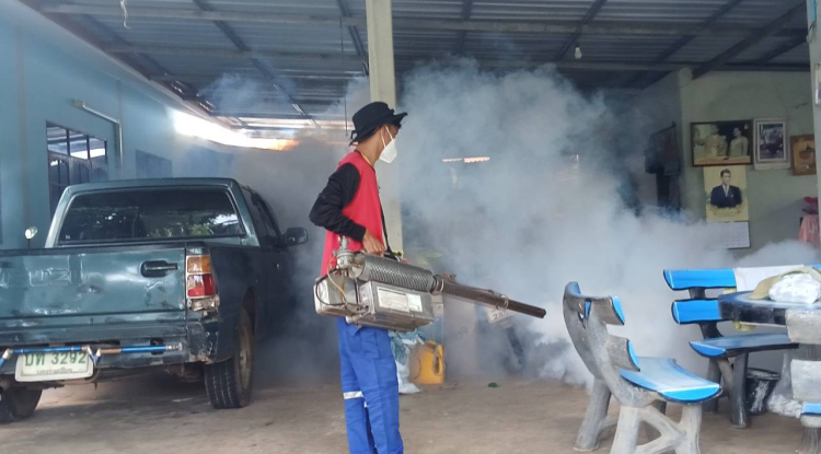 ฉีดพ่นหมอกควันป้องกันและควบคุมโรคไข้เลือดออก ประจำปี 2568 บ้าน หัวเขาทอง หมู่ที่ 15 บ้านเลขที่ 160 ครั้งที่ 2