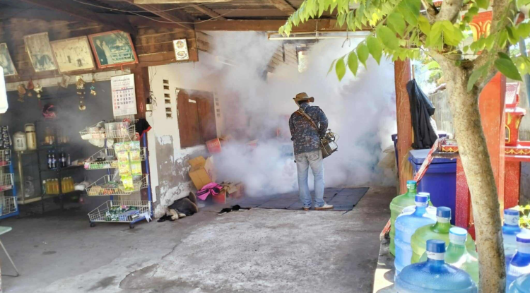 จัดกิจกรรมฉีดพ่นหมอกควันป้องกันและควบคุมโรคไข้เลือดออก ประจำปี พ.ศ.2568 ณ บ้านบะใหญ่ ม.1