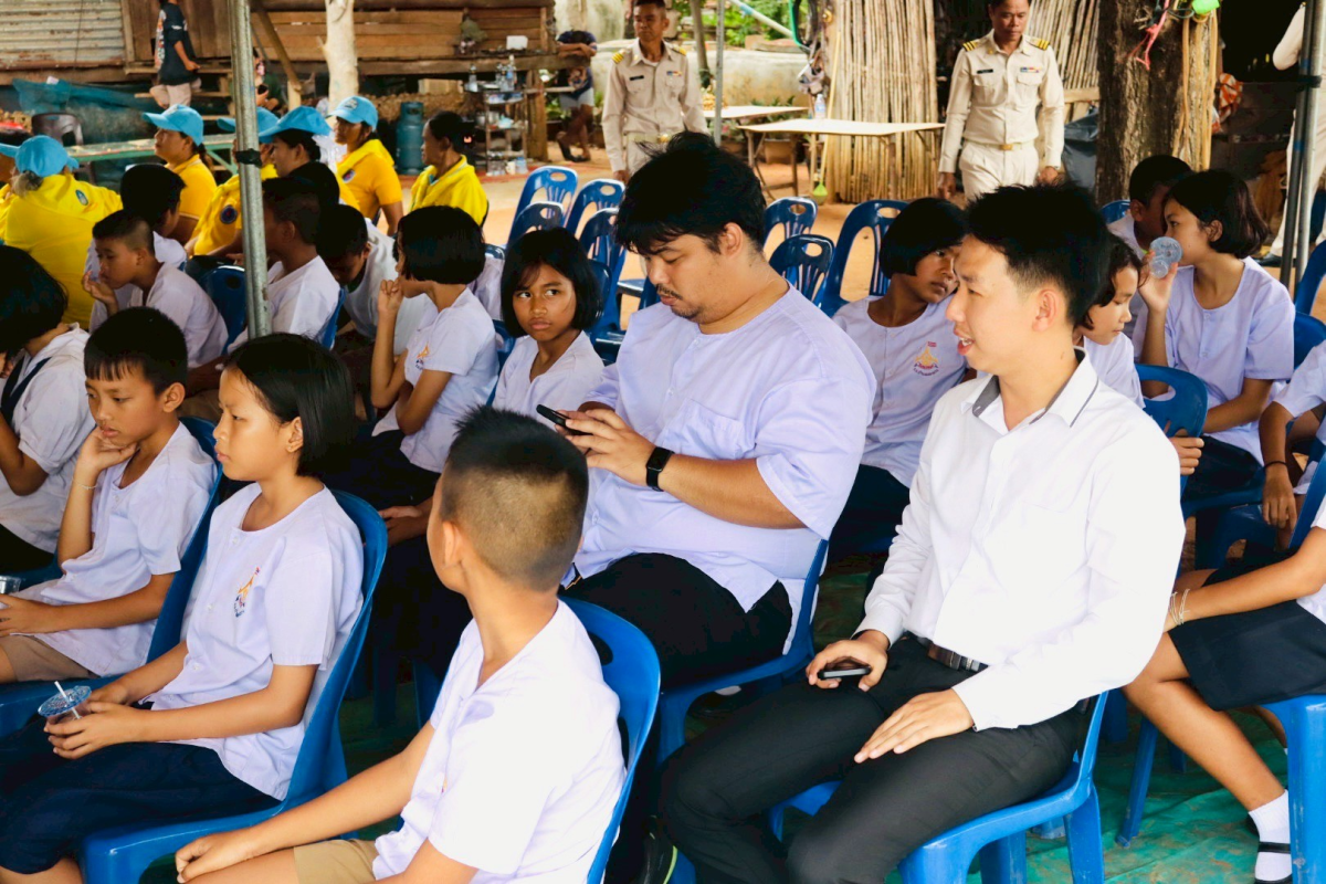 พิธีมอบบ้านตามโครงการ "ซ่อมแซมบ้านให้ทหารที่มีฐานะยากจน"