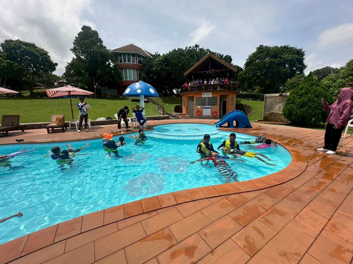 โครงการอบรมเชิงปฏิบัติการเพื่อพัฒนาศักยภาพเด็กนักเรียน ในการป้องกันและช่วยเหลือเด็กจมน้ำ ประจำปีงบประมาณ 2568 